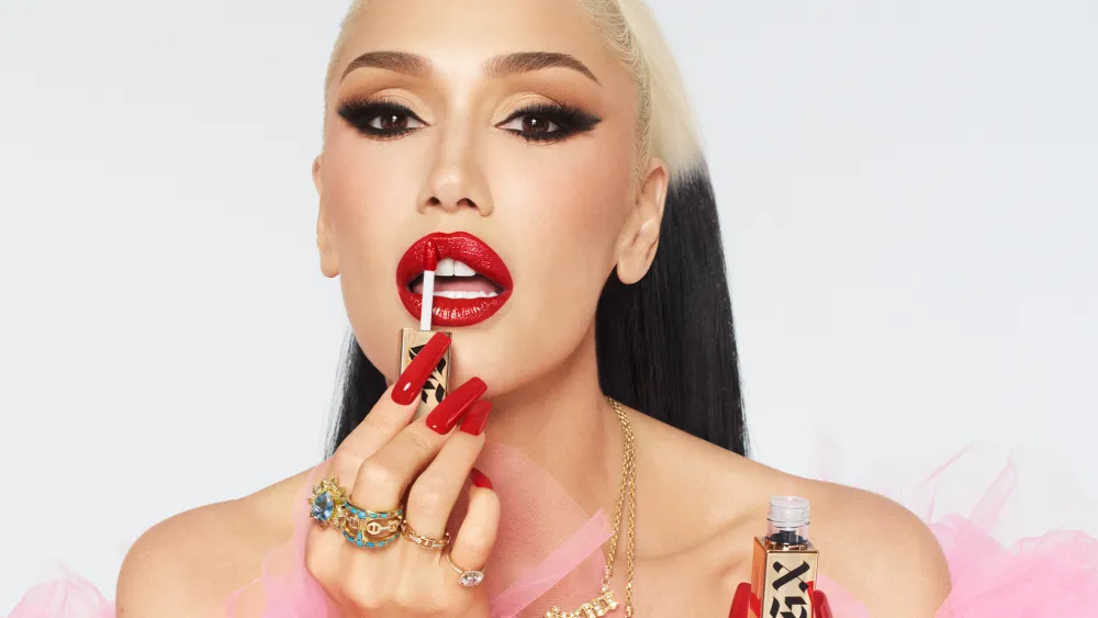 Gwen Stefani with makeup