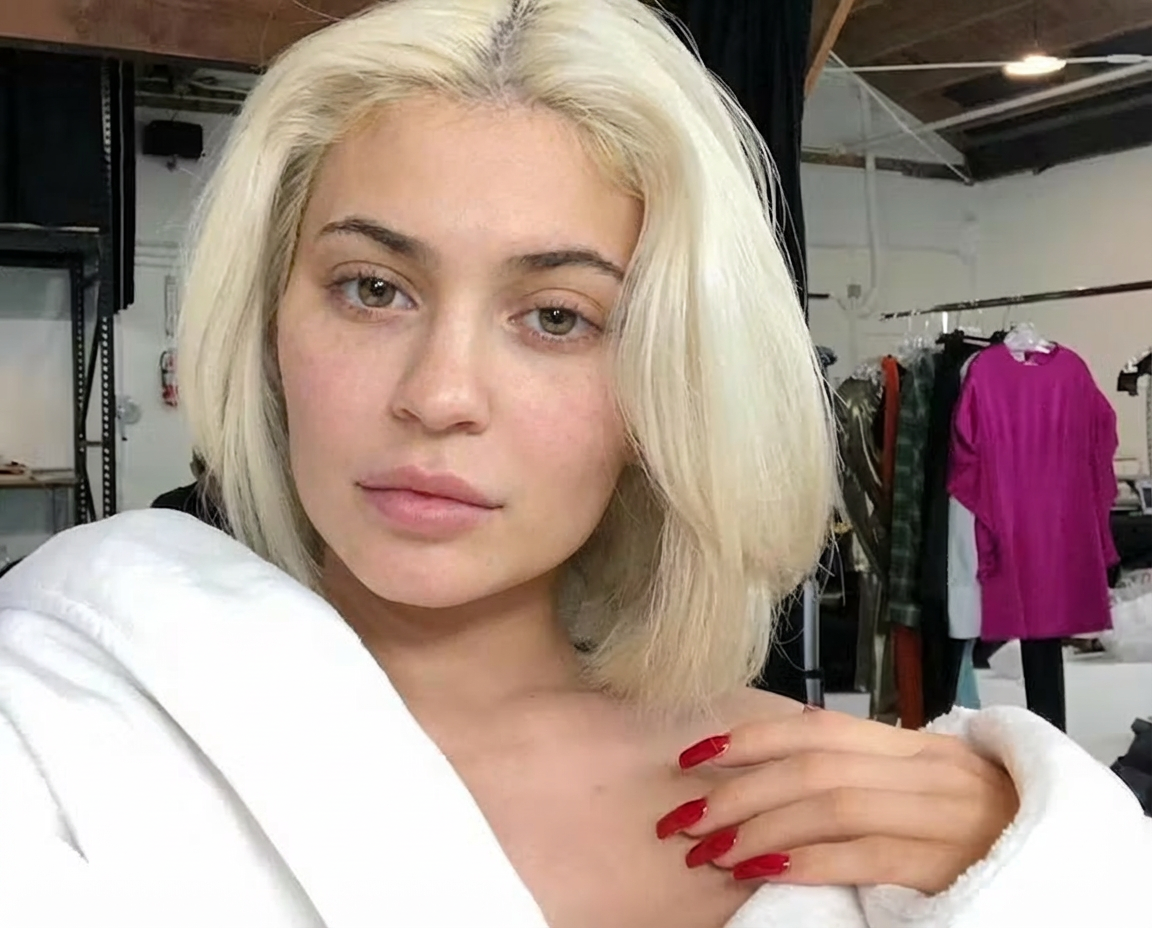 Kylie Jenner no makeup