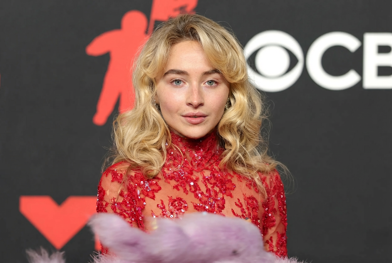 Sabrina Carpenter no makeup